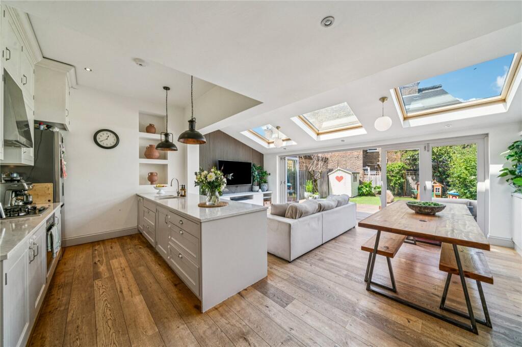 Main image of property: Elms Crescent, London, SW4