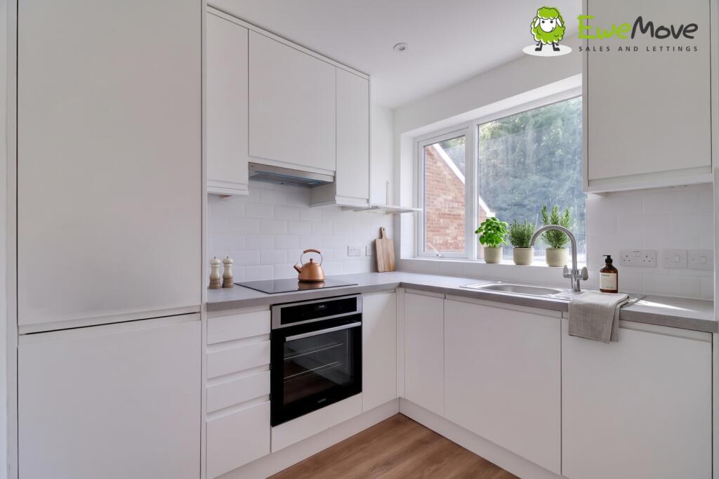 Main image of property: Hitchin Road, Luton, Bedfordshire, LU2