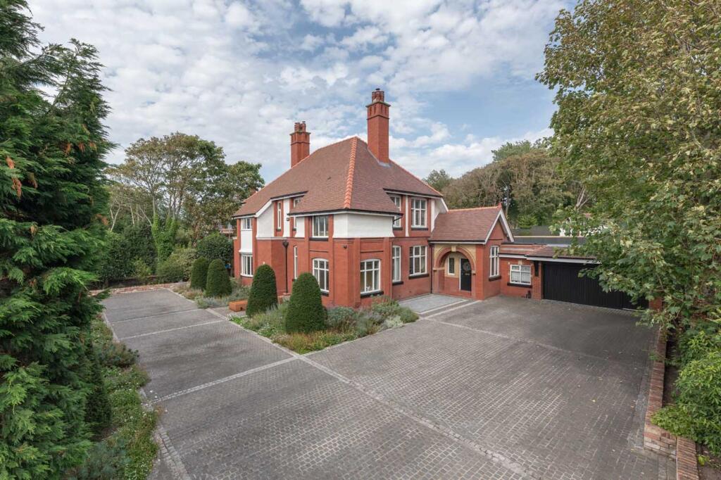 Main image of property: Sandringham Road, Birkdale, PR8