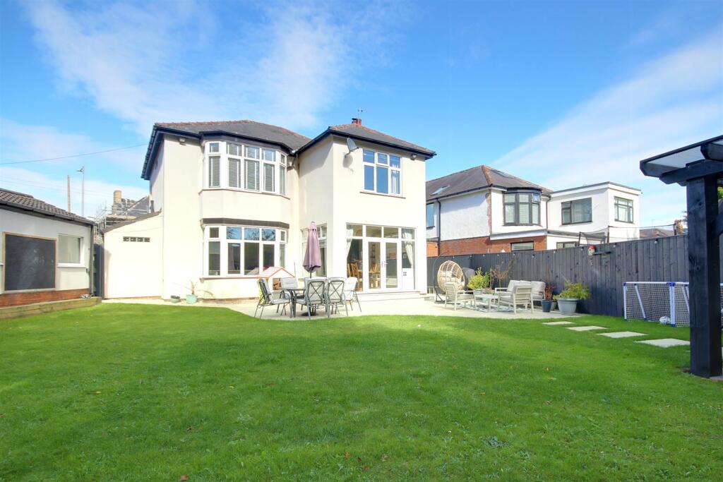 Main image of property: Carr Lane, Willerby, Hull