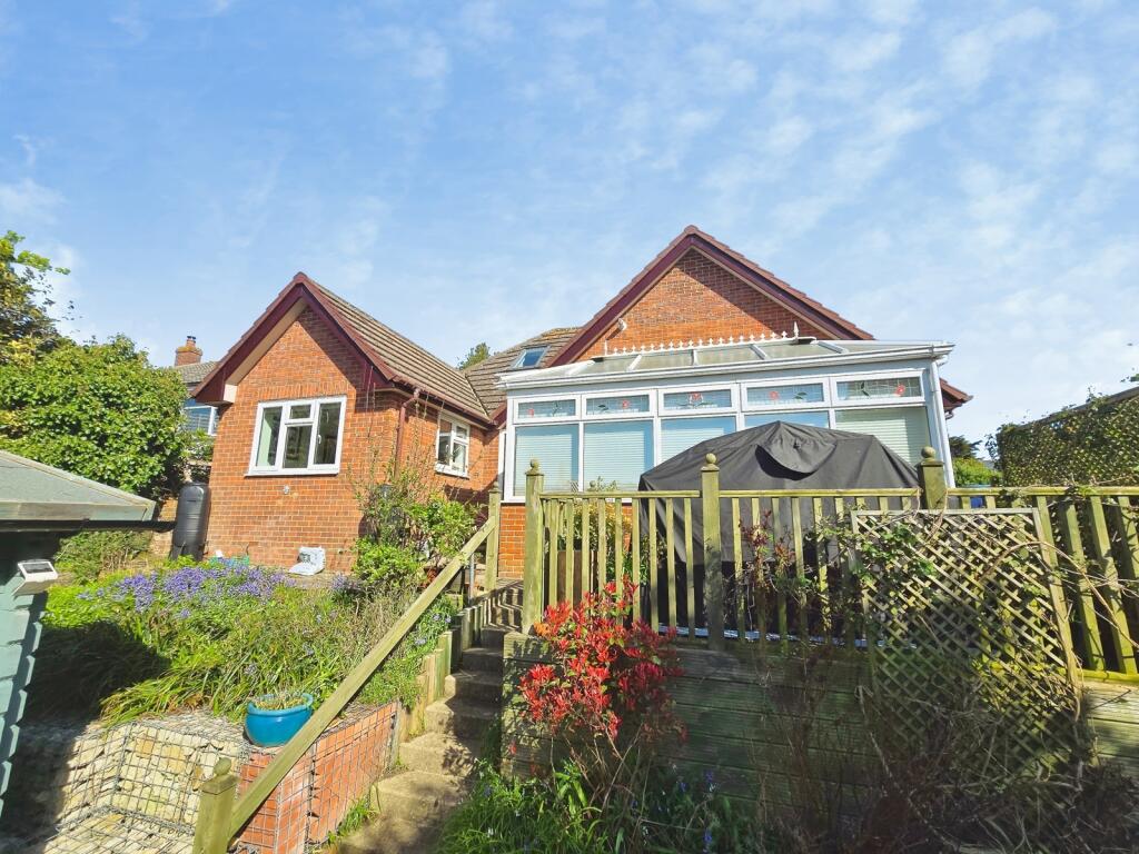 Main image of property: The Broadway, Totland Bay, Isle of Wight