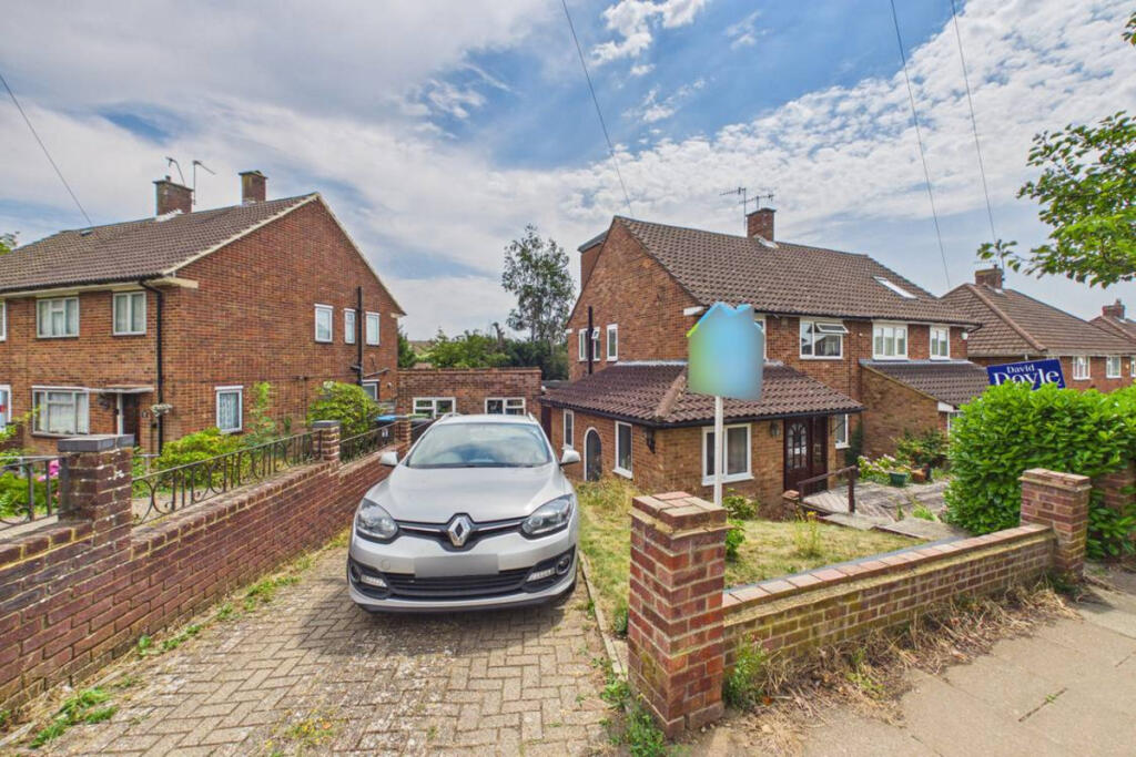 Main image of property: Fairway, Hemel Hempstead, HP3