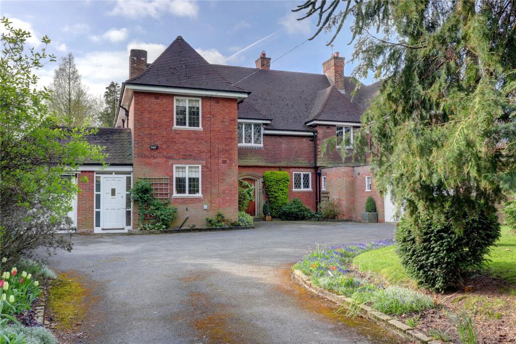 Main image of property: Rednal Road, Kings Norton, Birmingham, B38