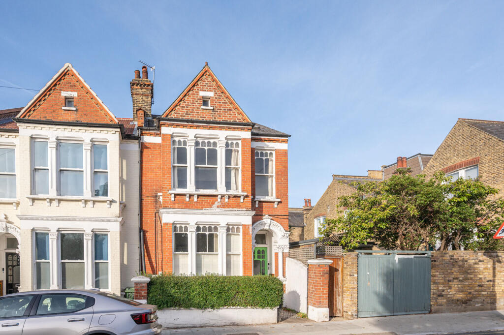 Main image of property: Chestnut Grove, Nightingale Triangle, London, SW12