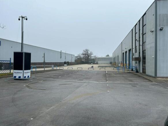 yard v1.jpg