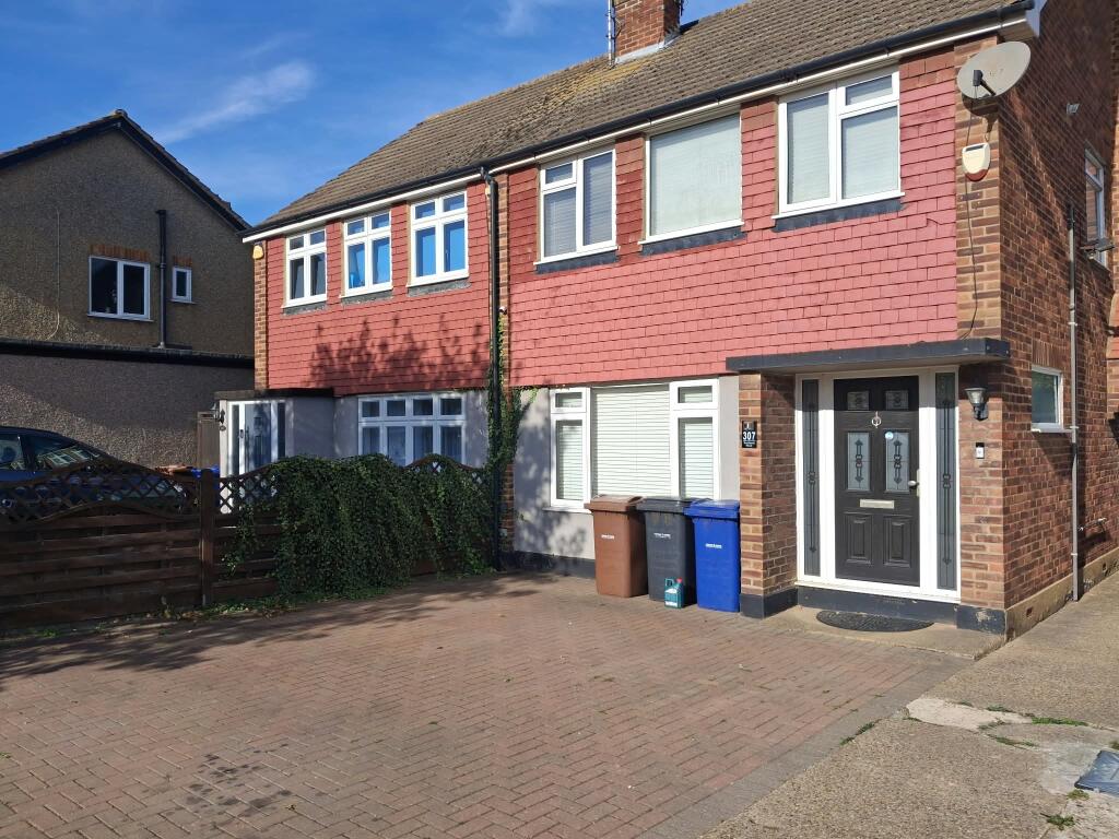 Main image of property: Southend Road, Stanford Le Hope, Thurrock