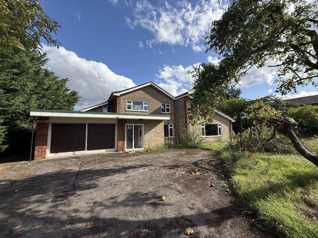 Main image of property: Vercot, Cromer Road, Felmingham, North Walsham, Norfolk NR28 0JS