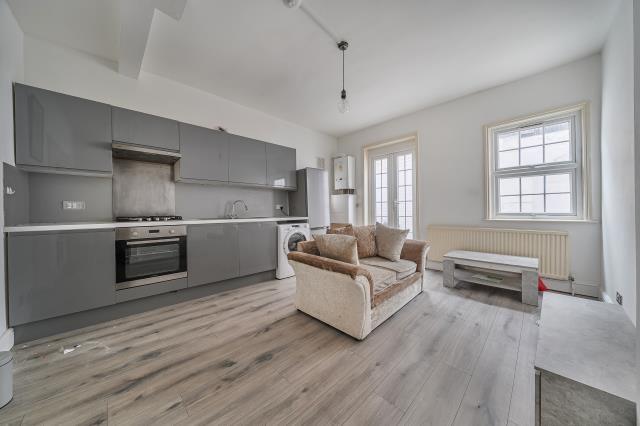 Main image of property: High Street, Abingdon, OX14