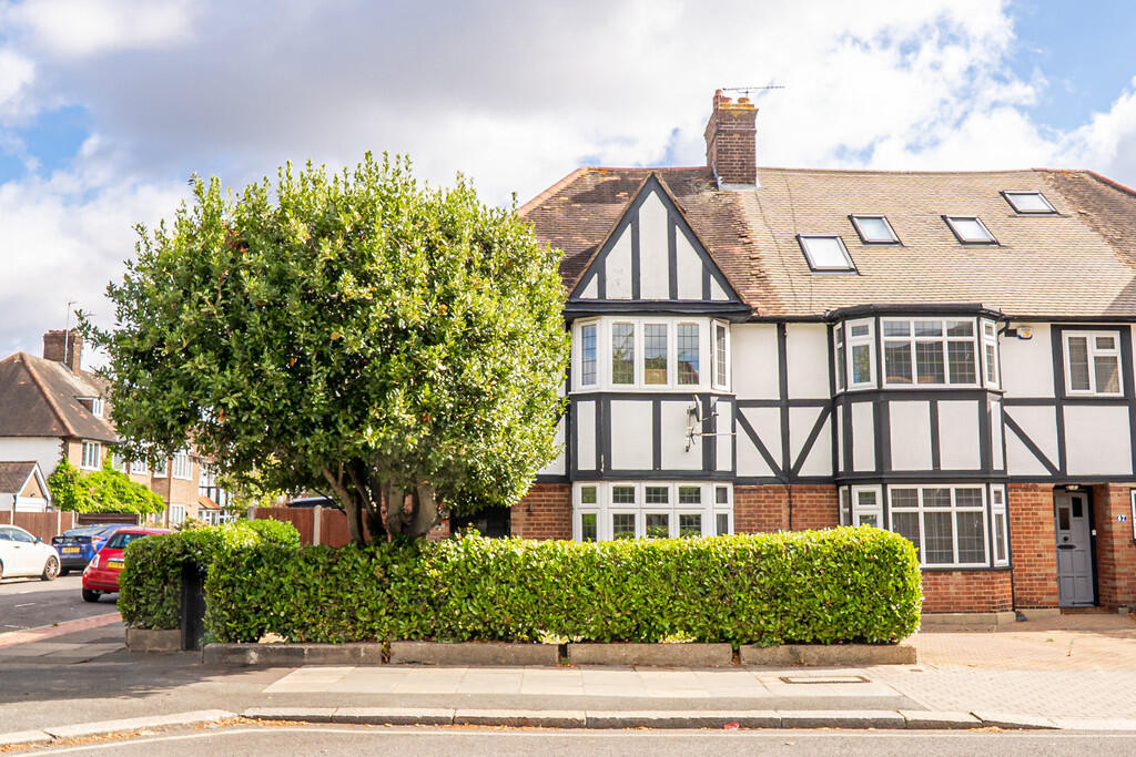 Main image of property: Long Lane, Finchley N3