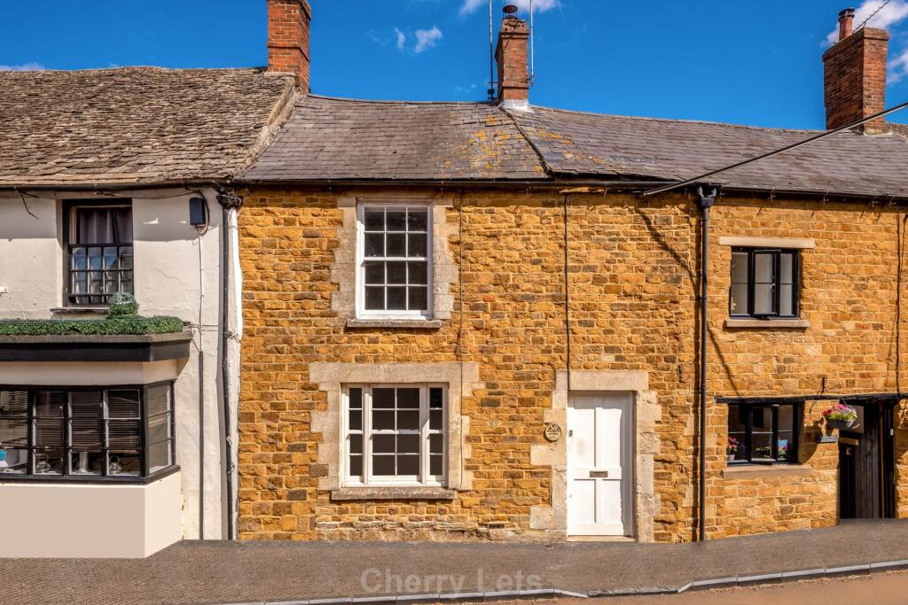 Main image of property: Bull ring, Deddington, OX15