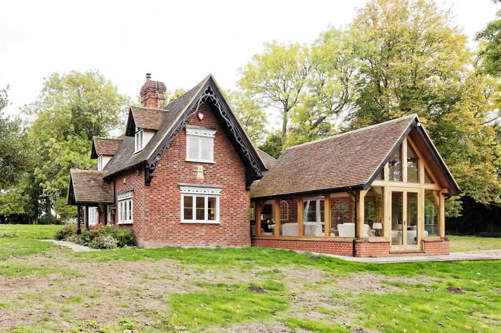 Main image of property: Keepers Cottage, Keepers Hill, Patrixbourne