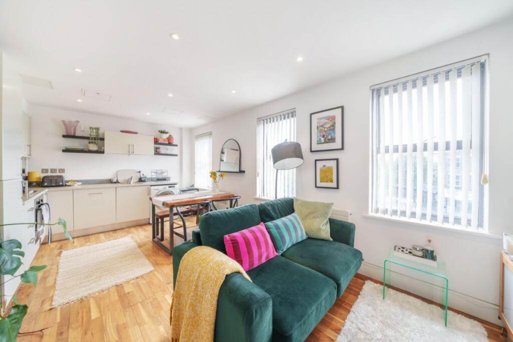 Main image of property: Bedford Hill, Balham, London, SW12