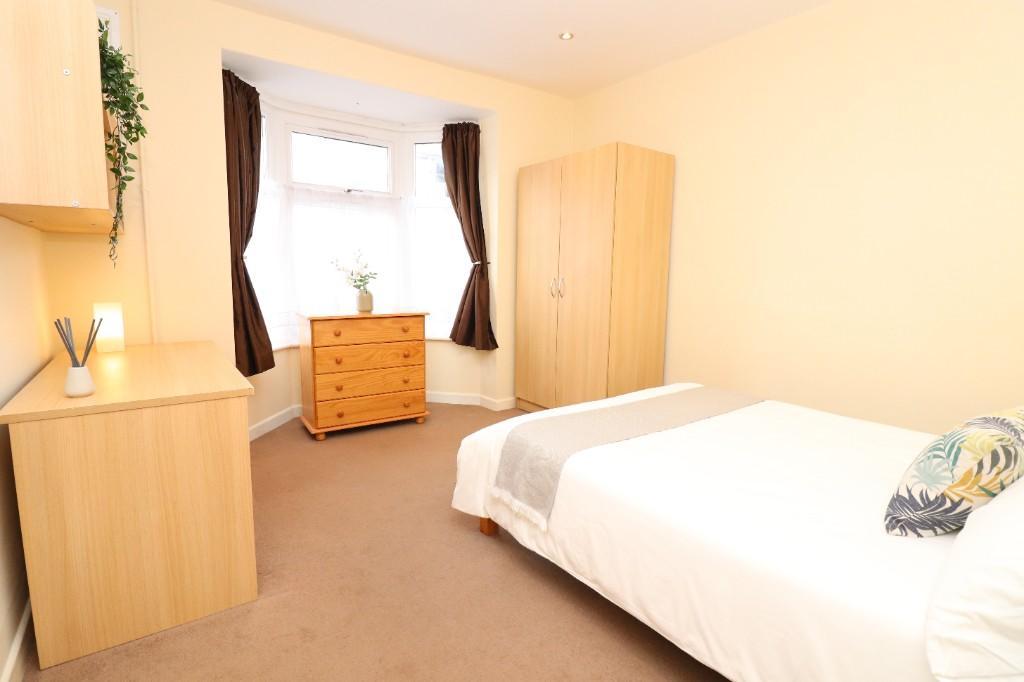 Main image of property: 70 Milton Road