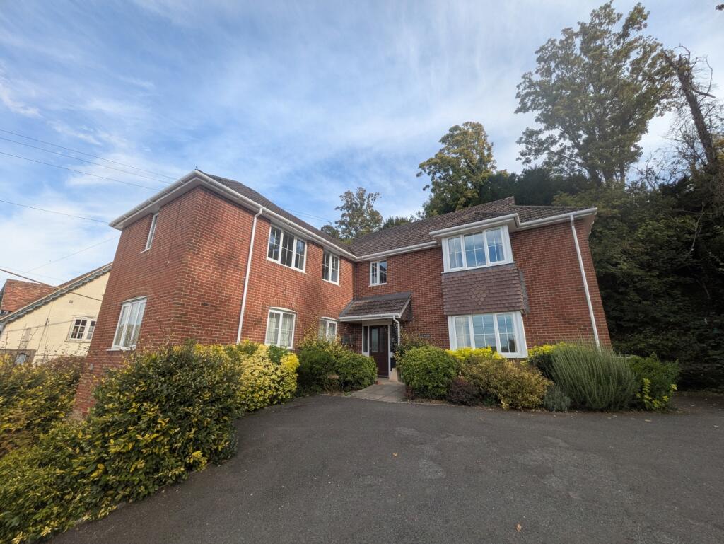 Main image of property: Teal House Duck Lane, Laverstock, Laverstock, Salisbury, Wiltshire, SP1