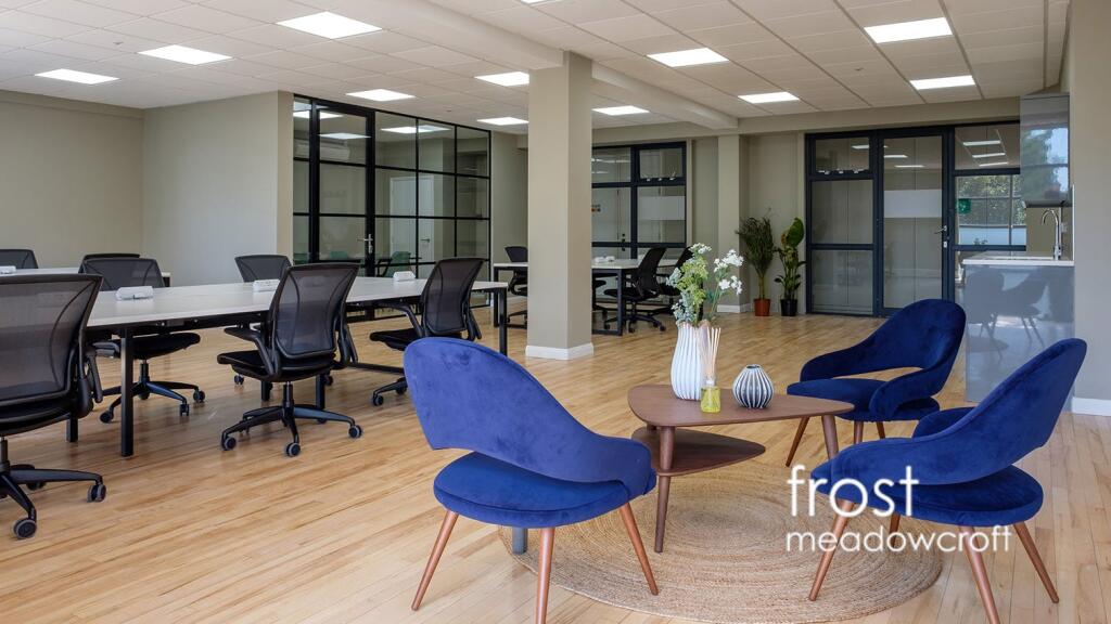 Plaza 535 Kings Rd ChelseaSW10 Office west london j.jpg