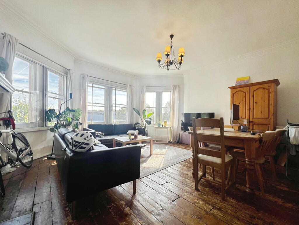 Main image of property: Highbury Grove, London, N5 1HP