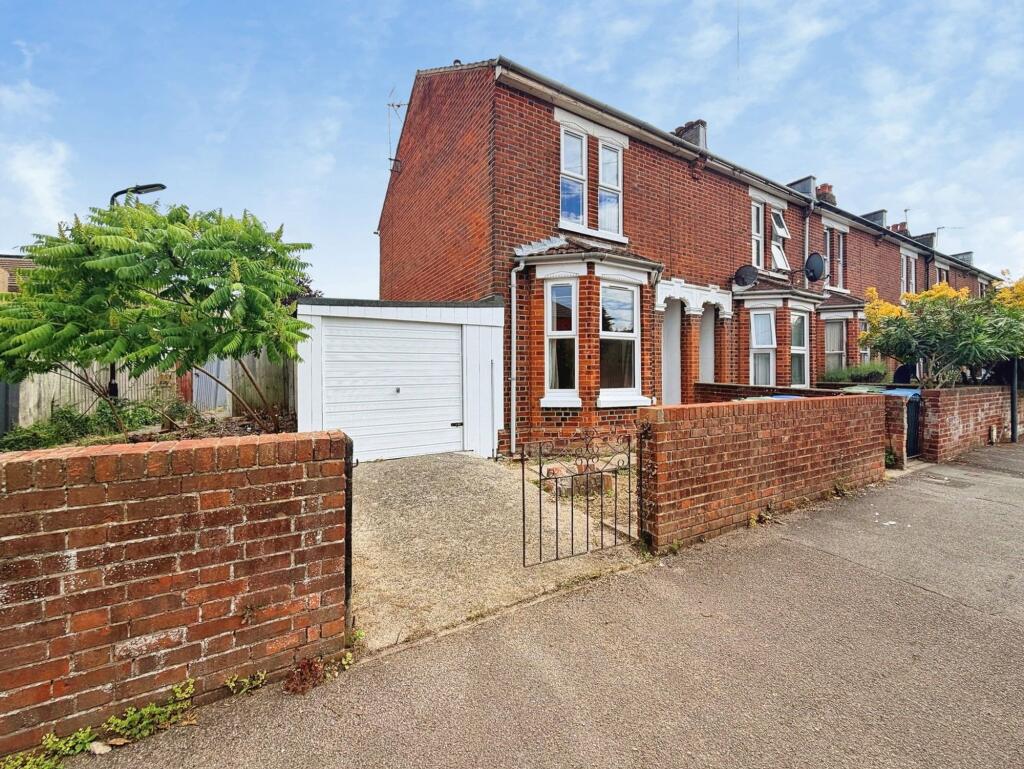 Main image of property: Leighton Avenue, Southampton, SO15