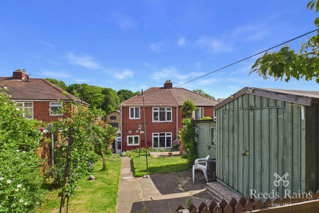 Main image of property: Holywell Lane, Castleford, West Yorkshire, WF10