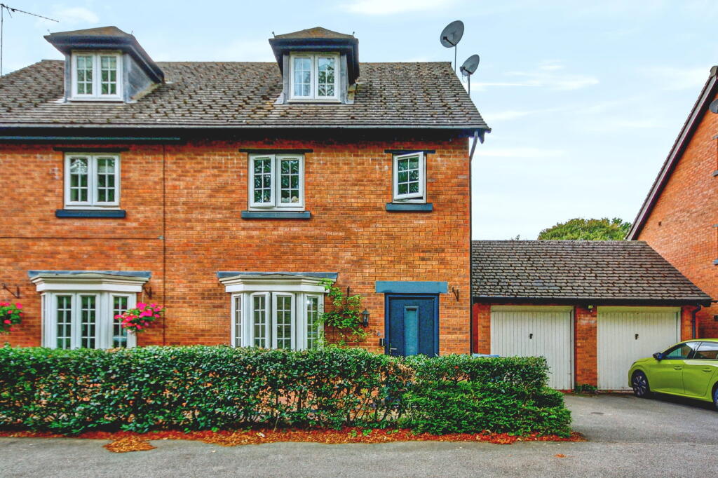 Main image of property: Buchanan Road,Rugby,CV22 6AZ