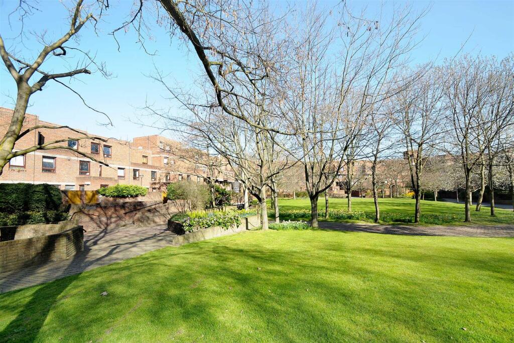 Main image of property: More Close, St Pauls Court, London, W14