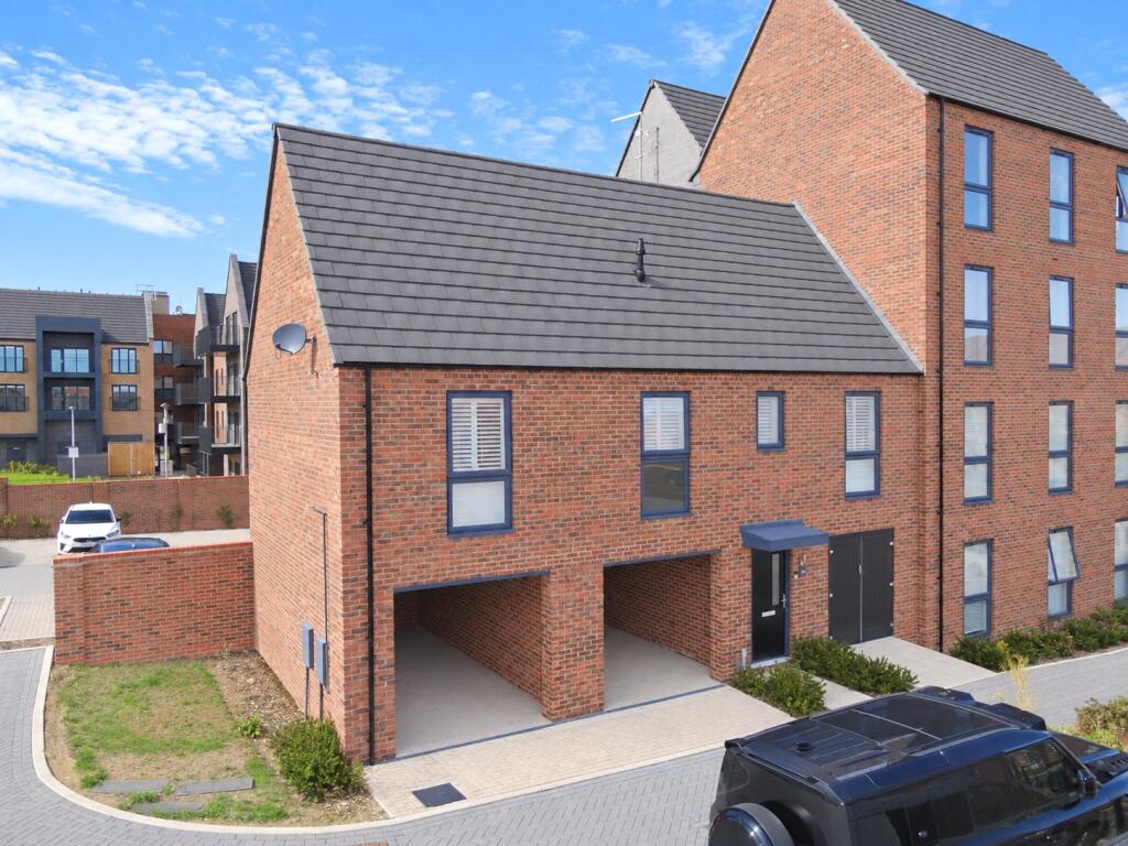 Main image of property: Spindle Close, Houghton Regis, Dunstable, Bedfordshire, LU5
