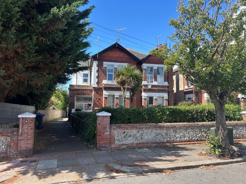 Main image of property: Flat 2 Bermon Court, 9 Downview Road, Worthing, West Sussex, BN11 4QN
