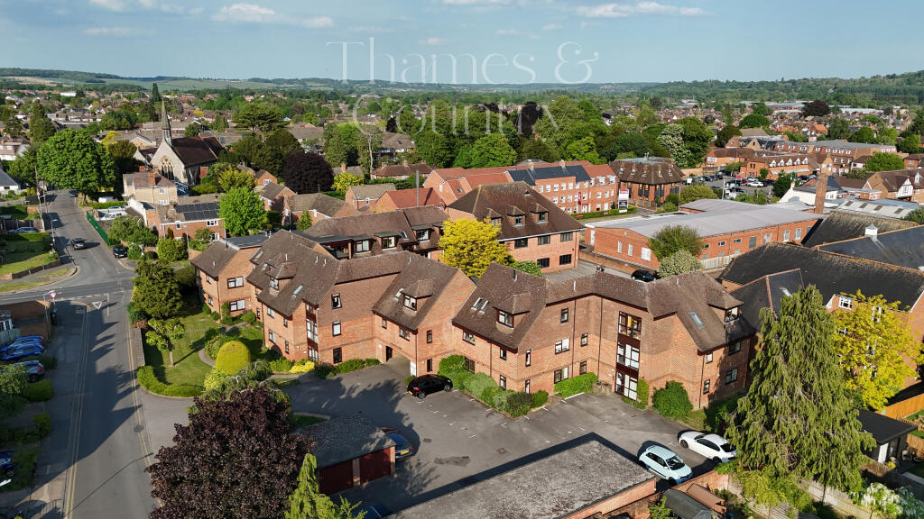 Main image of property: Laurance Court 594 SQFT LUXERY SIZE 1 Bedroom Marlow - SHARE OF FREEHOLD - CHAIN FREE