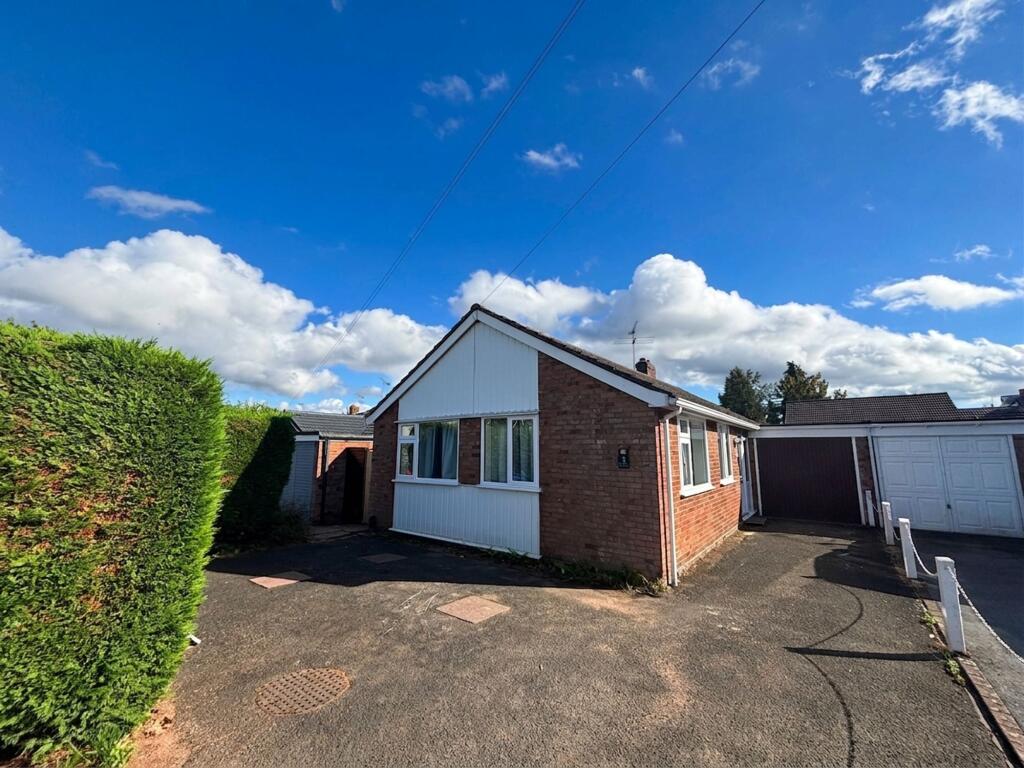 Main image of property: Woodcote Avenue, Kenilworth, CV8