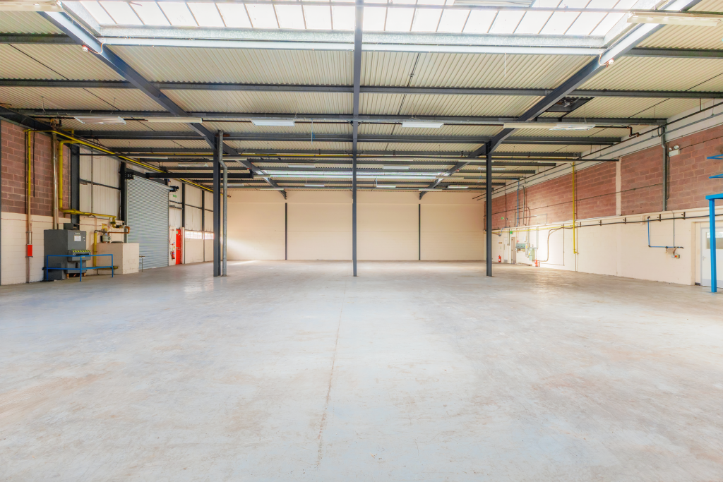 EDIT_102430_Unit-16-South-Moons-Moat-Industrial-Estate-23.png