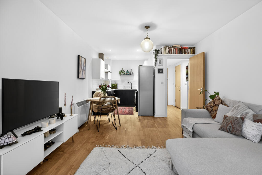 Main image of property: 352 Queenstown Road, London, SW11