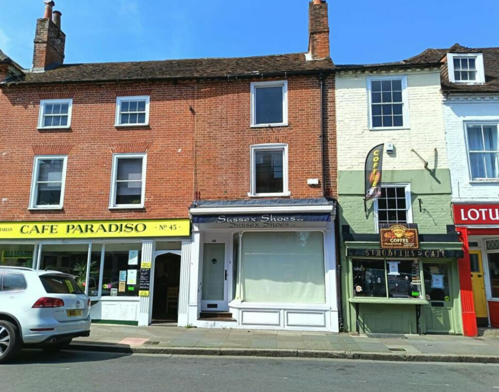 Main image of property: 46 North Street, Chichester, PO19 1NF