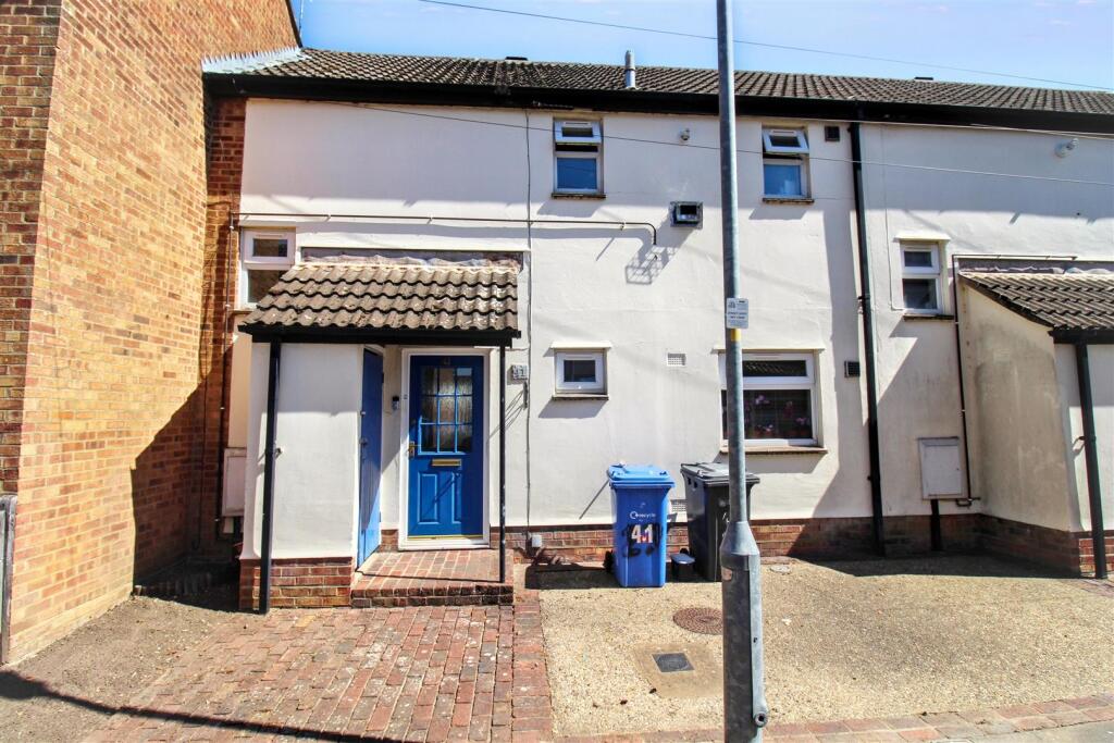 Main image of property: Oulton Road, Norwich