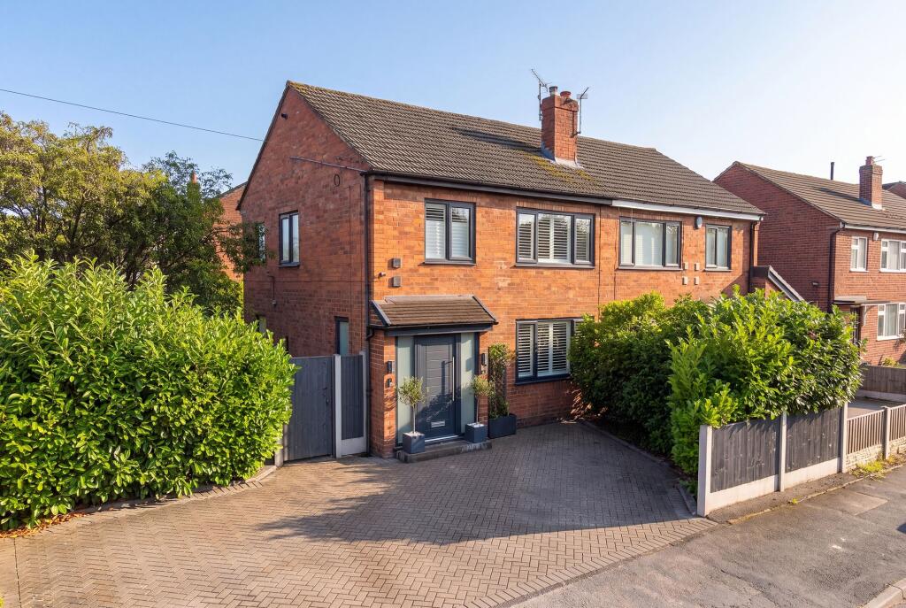 Main image of property: Wythenshawe Road, Sale, M33