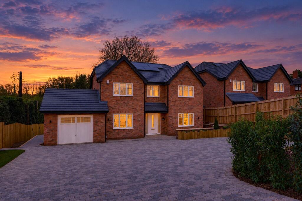 Main image of property: Alcester Road, Finstall, Bromsgrove, Worcestershire, B60