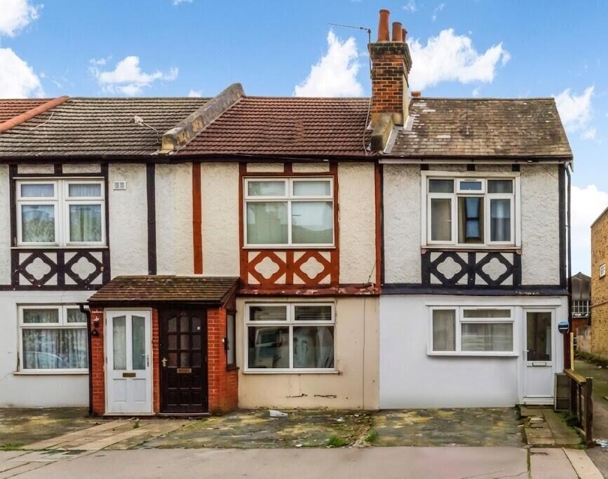 Main image of property: CR0 2DA