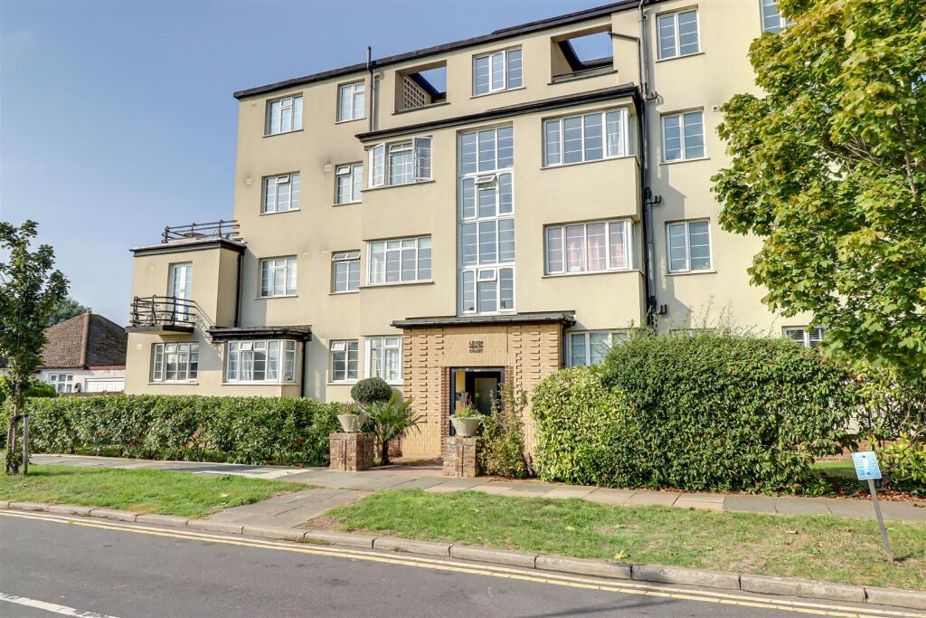 Main image of property: London Road, Leigh-on-Sea, Essex