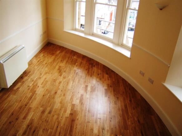 Flat 2 lounge.jpg