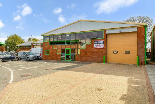 115557_Unit-20-Shepperton (5)_low.jpg