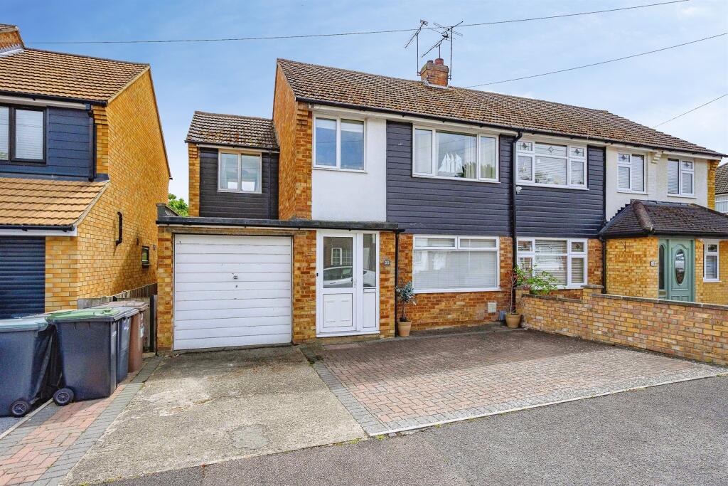 Main image of property: Midhurst Gardens, Luton