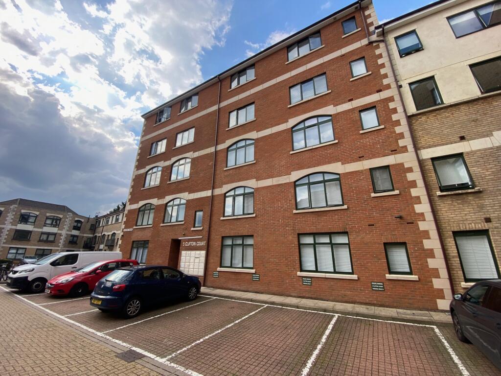 Main image of property: Corner Hall, HEMEL HEMPSTEAD