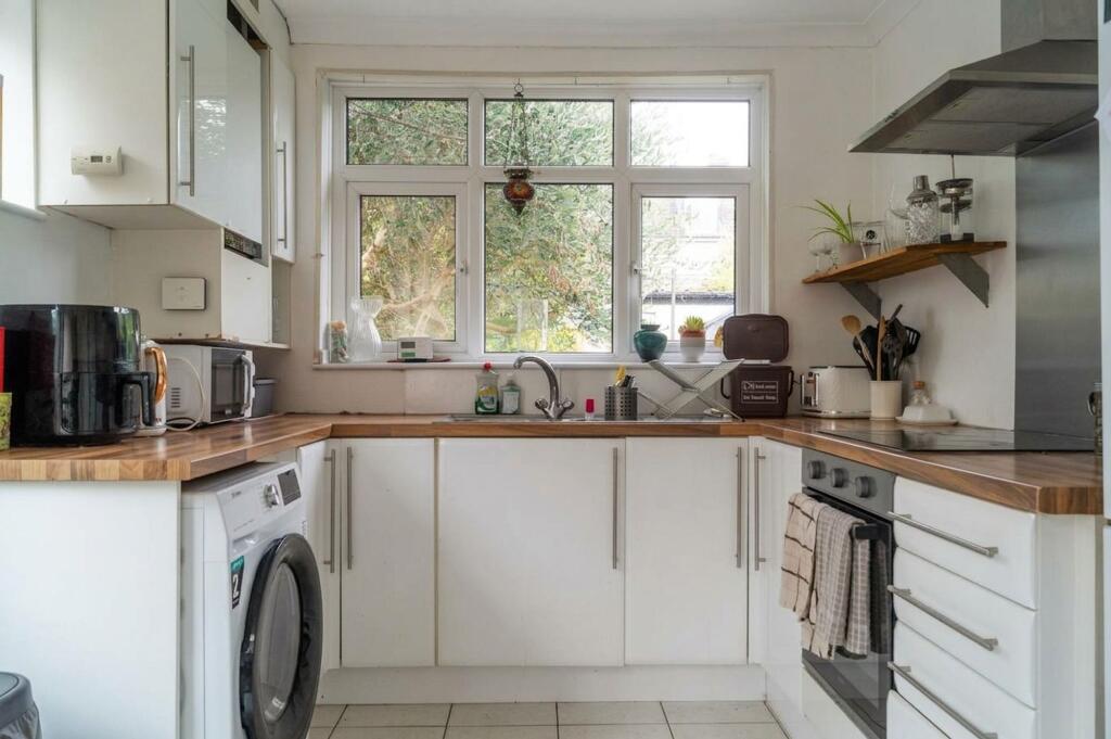 Main image of property: Windsor Road, Bristol, BS6
