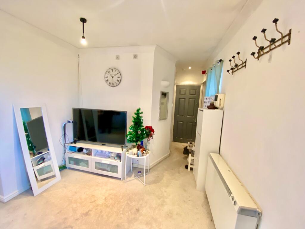 Main image of property: Robina Cl, Northwood HA6 1PS, UK