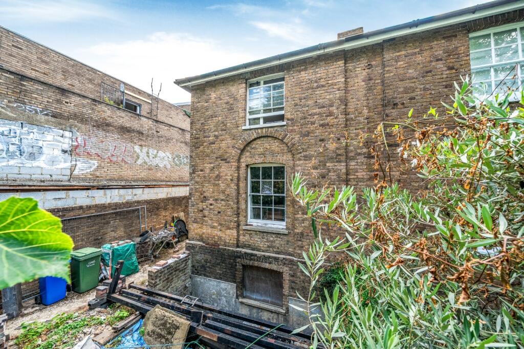 Main image of property: Holly Grove, London, SE15