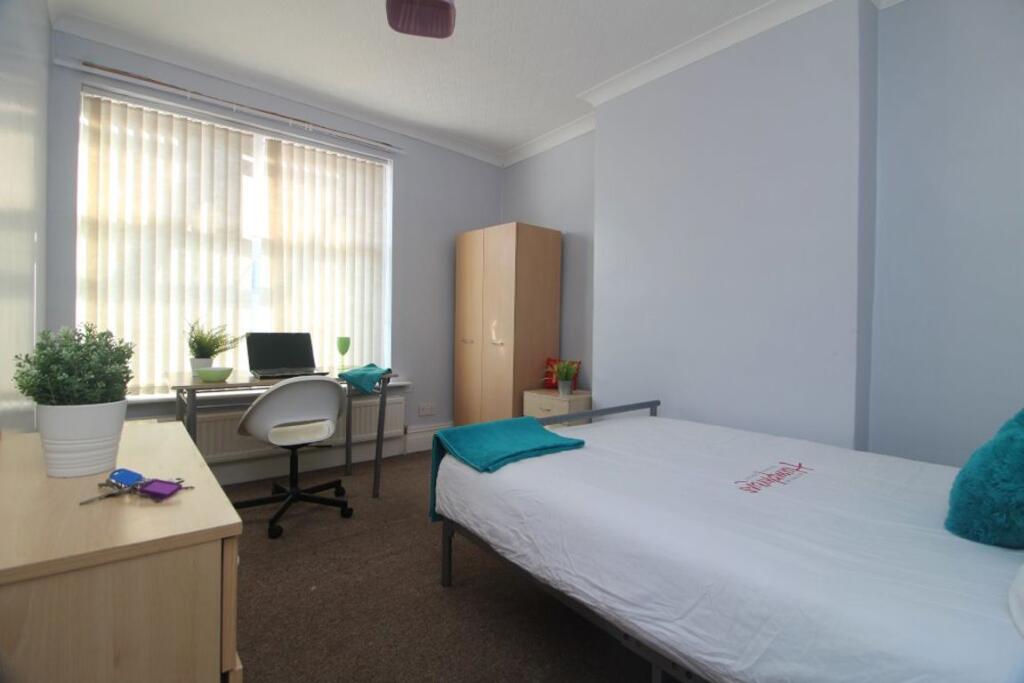 Main image of property: Southgrove Road, S10
