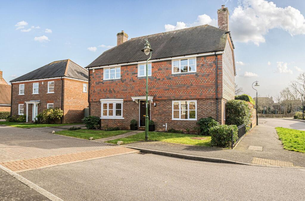 Main image of property: Barrow Close, Billingshurst, RH14