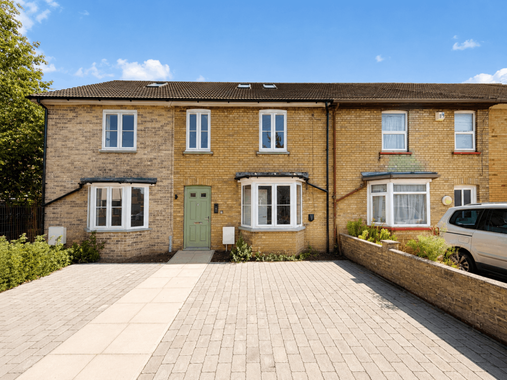 Main image of property: Ramsden Square, Cambridge CB4