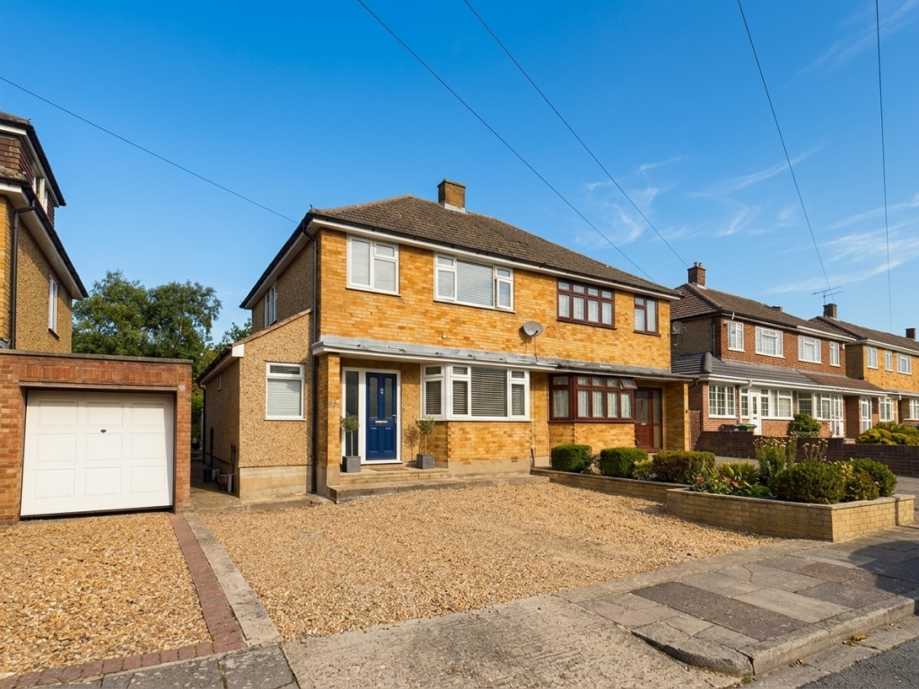 Main image of property: Shelton Way, Luton, Bedfordshire, LU2 9AP