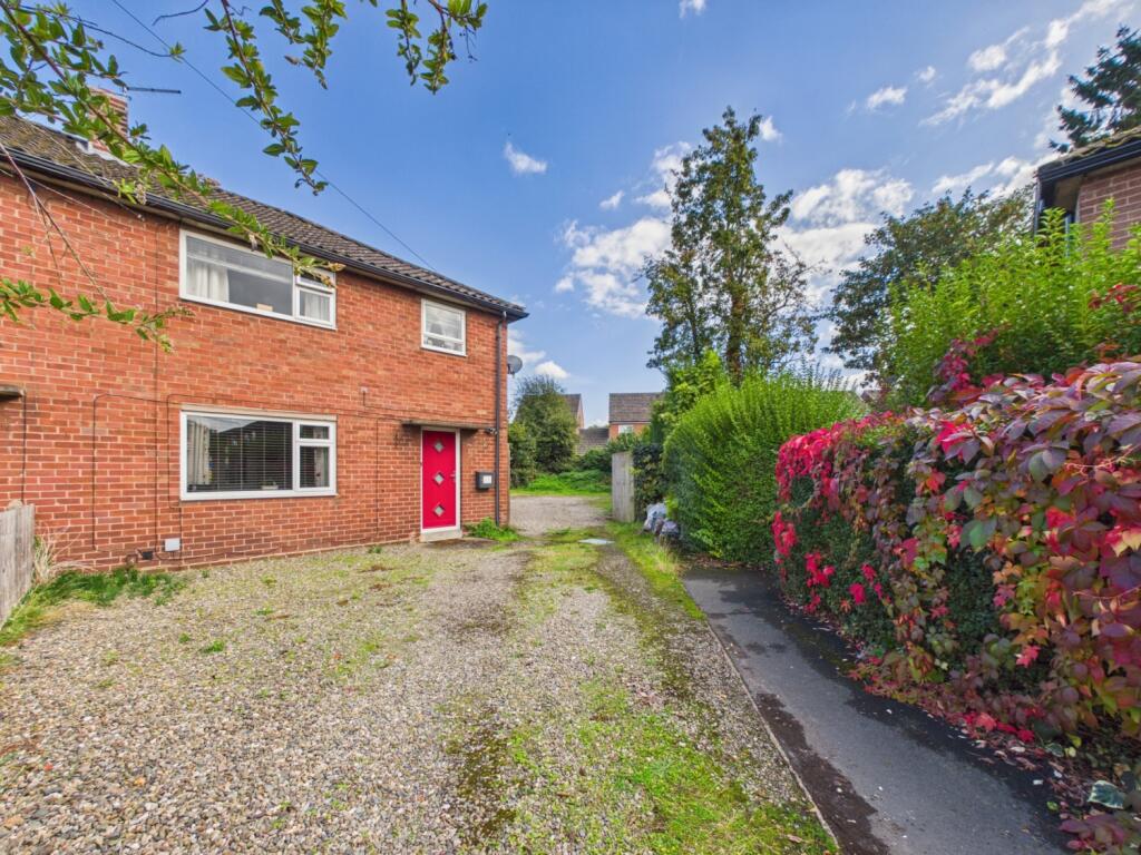 Main image of property: 21 Hallcroft Gardens, Newport