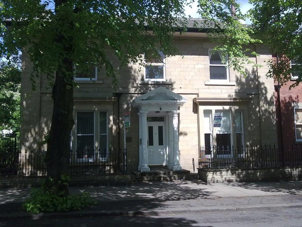 Main image of property: Wentworth Lodge, 3 Wentworth Terrace