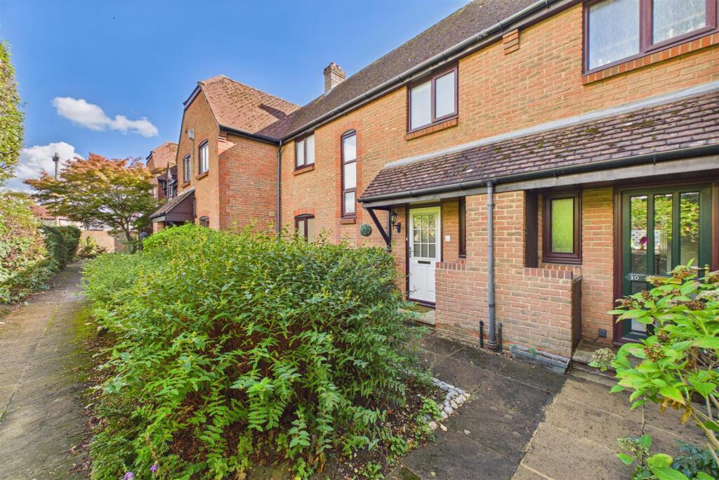 Main image of property: Bishopsgate Walk, Chichester